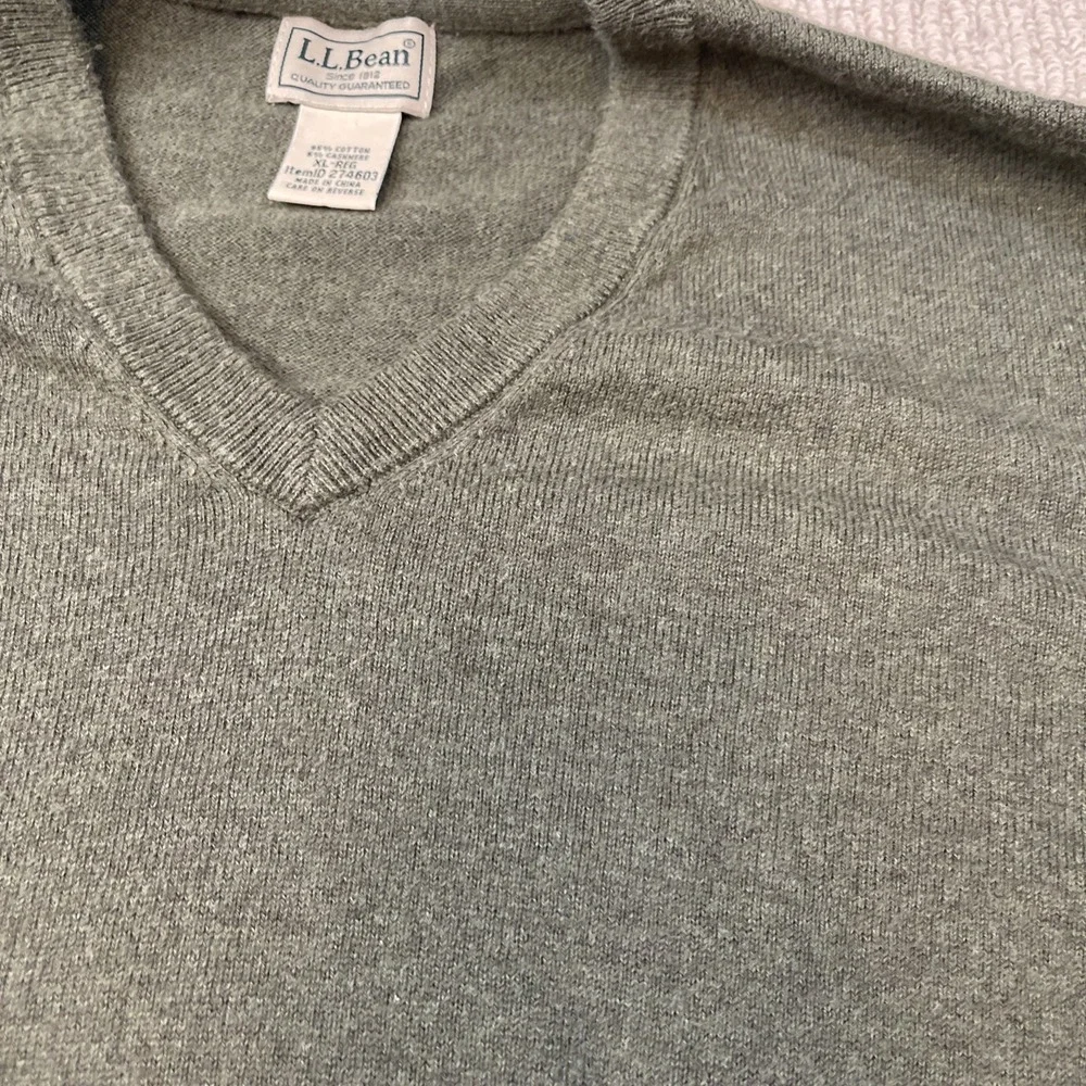 L. L. Bean Men's XL Cotton Cashmere Blended Knit V-Neck Sweater Green